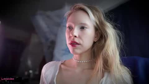 Snapshot of radiant_ada chatting on 11.10.25 ada online show from 11.10.25