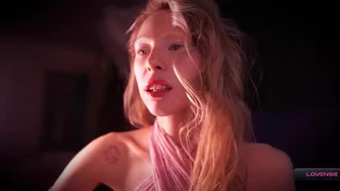 Snapshot of radiant_ada chatting on 11.19.25 ada online show from 11.19.25