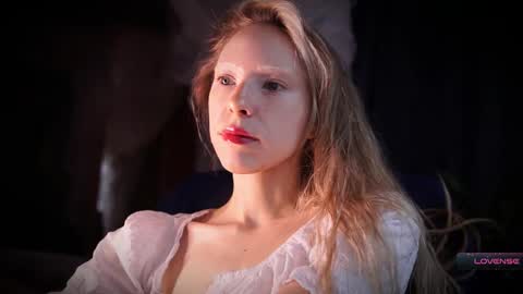 Snapshot of radiant_ada chatting on 12.16.25 ada online show from 12.16.25