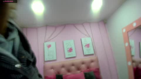 Snapshot of radiant_sapphire chatting on 01.22.25 radiant_sapphire online show from 01.22.25