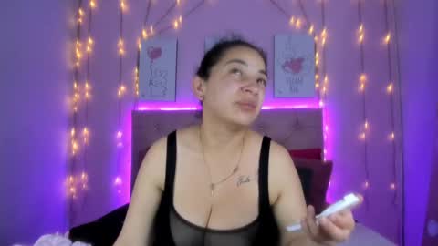 Snapshot of radiant_sapphire chatting on 02.04.25 radiant_sapphire online show from 02.04.25