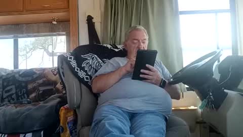 Radioman for fun online show from 04.21.26