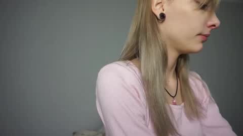 Snapshot of radioskvirt chatting on 10.20.25 Sara online show from 10.20.25