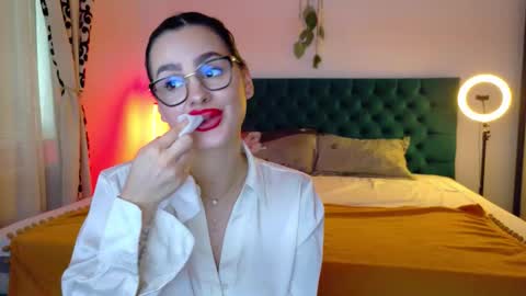 sweet peach online show from 10.04.25