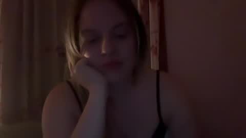 Snapshot of raemariexo chatting on 10.13.25 Ruby online show from 10.13.25