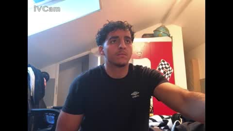 Snapshot of raes69 chatting on 12.18.25 raes online show from 12.18.25