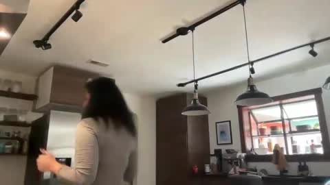 Snapshot of raewerks chatting on 01.13.25 RaeWerks online show from 01.13.25