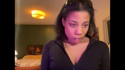 Snapshot of raewerks chatting on 01.28.25 RaeWerks online show from 01.28.25