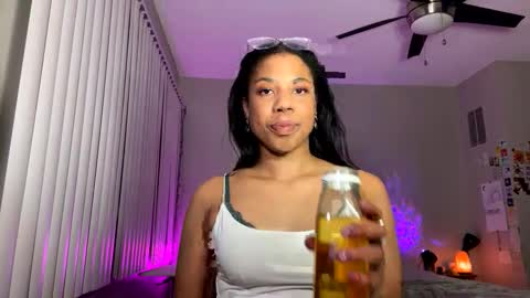 Snapshot of raewerks chatting on 02.18.25 RaeWerks online show from 02.18.25