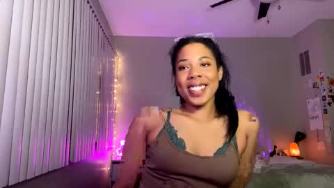 Snapshot of raewerks chatting on 02.20.25 RaeWerks online show from 02.20.25