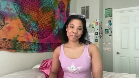 Snapshot of raewerks chatting on 02.24.25 RaeWerks online show from 02.24.25