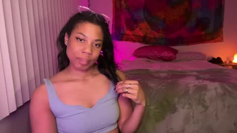 Snapshot of raewerks chatting on 03.11.25 RaeWerks online show from 03.11.25