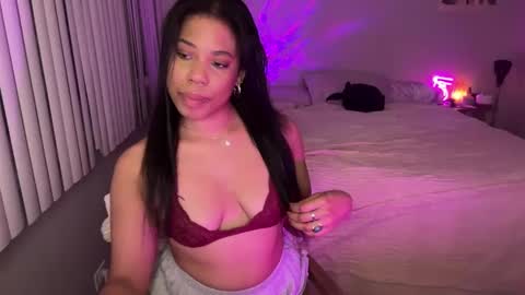 Snapshot of raewerks chatting on 10.03.25 RaeWerks online show from 10.03.25