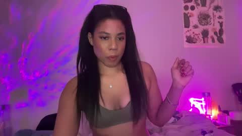 Snapshot of raewerks chatting on 10.06.25 RaeWerks online show from 10.06.25