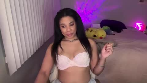 Snapshot of raewerks chatting on 10.24.25 RaeWerks online show from 10.24.25