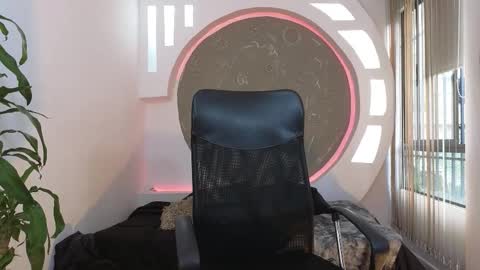 R A F A E L online show from 10.15.25