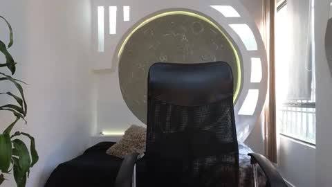 R A F A E L online show from 10.16.25