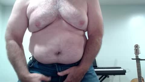 Snapshot of ragin_hardon001 chatting on 10.19.25 Ray online show from 10.19.25