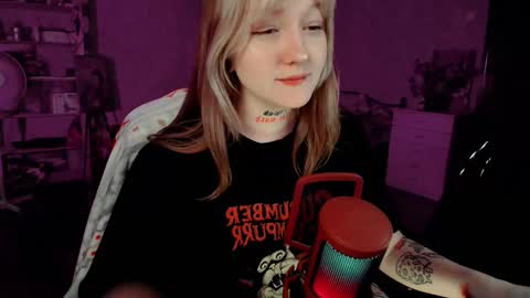 Snapshot of raiingurl chatting on 03.04.26 Kate online show from 03.04.26