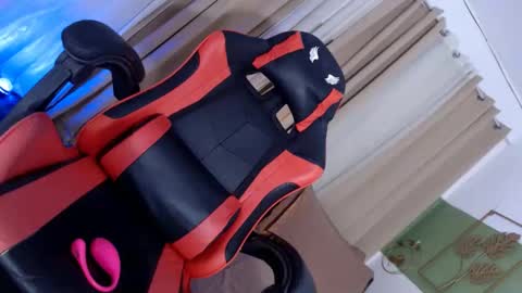 Snapshot of raileykink chatting on 12.15.24 itsmeRailey online show from 12.15.24