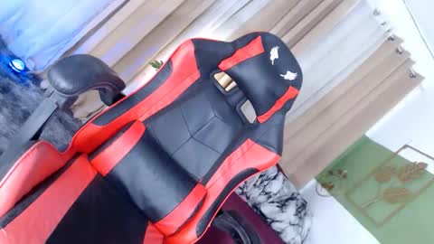 Snapshot of raileykink chatting on 02.20.25 itsmeRailey online show from 02.20.25