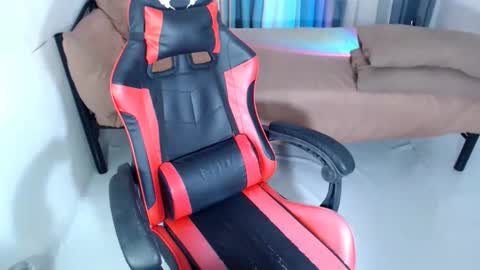 Snapshot of raileykink chatting on 11.02.25 itsmeRailey online show from 11.02.25