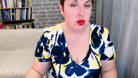 rainbowladyy online show from 10.23.25