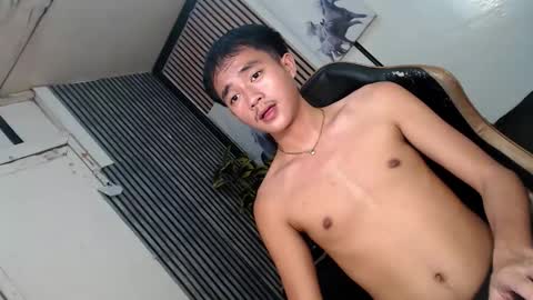 Snapshot of raindrop_cummmer chatting on 04.20.26 rain online show from 04.20.26