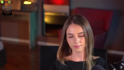 Snapshot of raisadoll chatting on 10.08.25 Raisa online show from 10.08.25