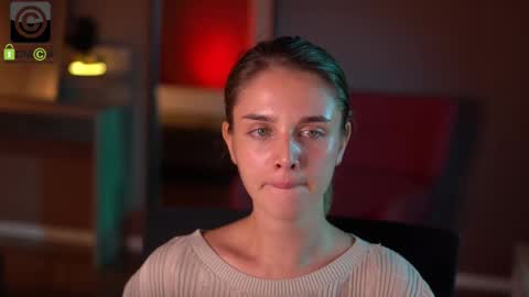 Snapshot of raisadoll chatting on 11.17.25 Raisa online show from 11.17.25