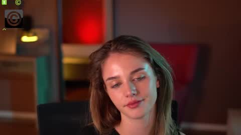 Snapshot of raisadoll chatting on 11.20.25 Raisa online show from 11.20.25