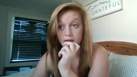 Snapshot of raisydainbow chatting on 11.03.25 raisydainbow online show from 11.03.25