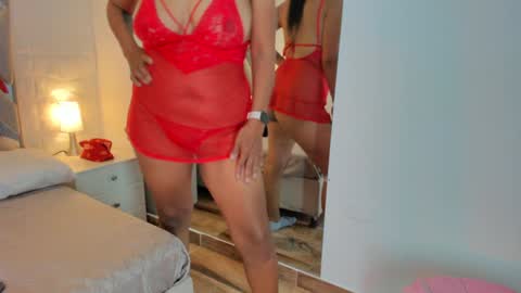 Raquel Moore  online show from 01.10.25