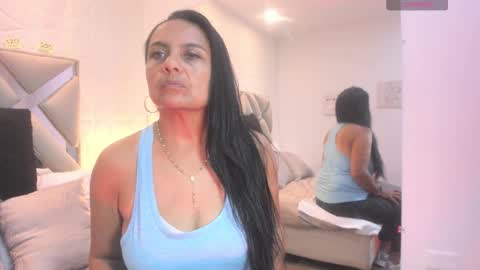 Snapshot of raquel_moore chatting on 09.30.25 Raquel Moore online show from 09.30.25