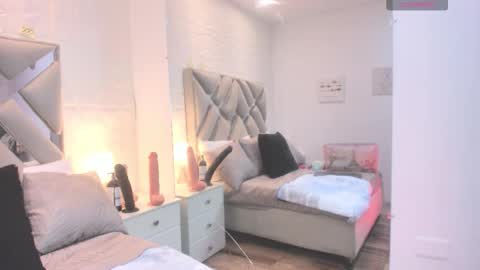 Snapshot of raquel_moore chatting on 10.02.25 Raquel Moore online show from 10.02.25