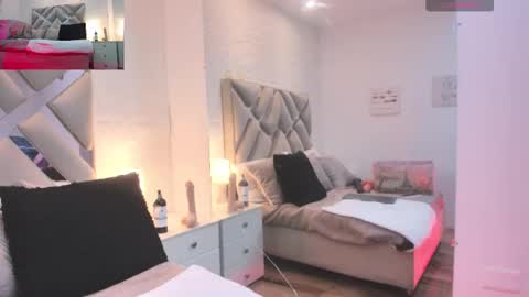 Snapshot of raquel_moore chatting on 10.03.25 Raquel Moore online show from 10.03.25