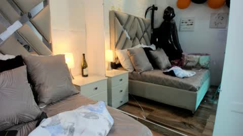 Snapshot of raquel_moore chatting on 11.03.25 Raquel Moore online show from 11.03.25