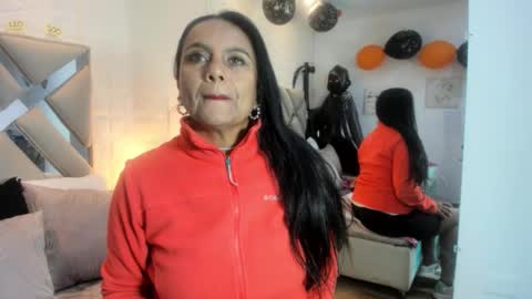 Snapshot of raquel_moore chatting on 11.04.25 Raquel Moore online show from 11.04.25