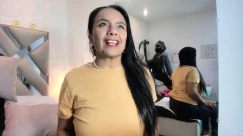 Snapshot of raquel_moore chatting on 11.07.25 Raquel Moore online show from 11.07.25