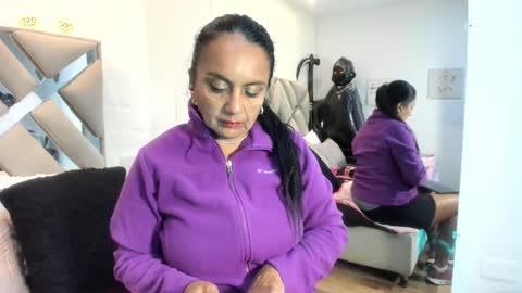 Snapshot of raquel_moore chatting on 11.10.25 Raquel Moore online show from 11.10.25