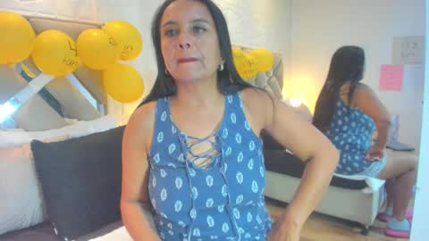 Raquel Moore  online show from 12.22.25