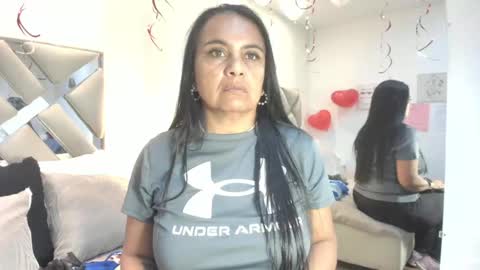 Raquel Moore  online show from 02.17.26