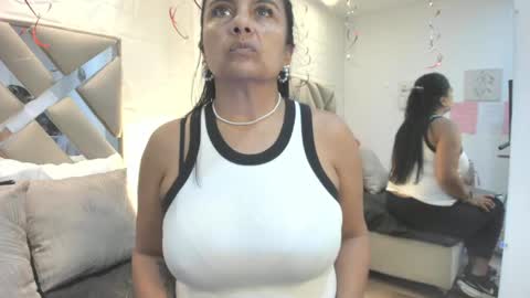 Raquel Moore  online show from 02.24.26