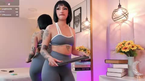 Snapshot of raquelhyde_ chatting on 04.19.26 raquel Hyde online show from 04.19.26