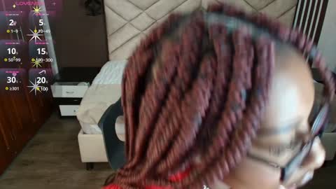 Snapshot of raqueljones_ chatting on 01.12.25 Raquel online show from 01.12.25