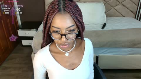 Snapshot of raqueljones_ chatting on 01.13.25 Raquel online show from 01.13.25