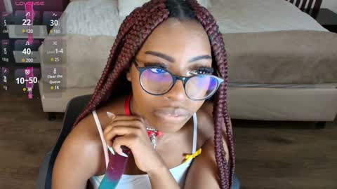 Snapshot of raqueljones_ chatting on 02.04.25 Raquel online show from 02.04.25