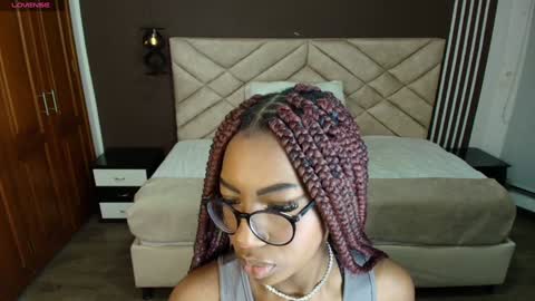 Snapshot of raqueljones_ chatting on 02.05.25 Raquel online show from 02.05.25