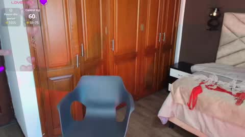 Snapshot of raqueljones_ chatting on 02.14.25 Raquel online show from 02.14.25