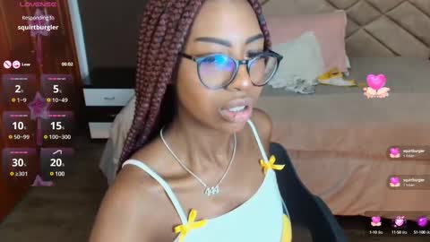 Snapshot of raqueljones_ chatting on 03.05.25 Raquel online show from 03.05.25